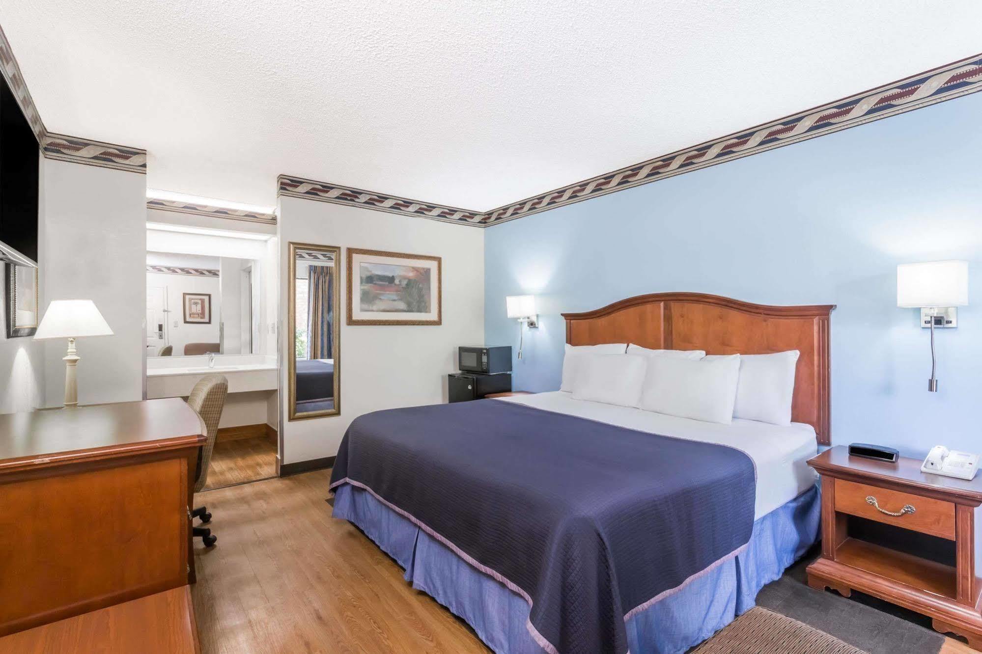 Howard Johnson By Wyndham Savannah Ga Georgetown Dış mekan fotoğraf